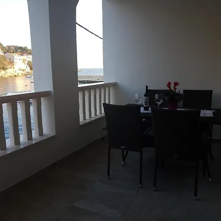 Διαμέρισμα By The Sea Zavalatica, Korcula - 14498